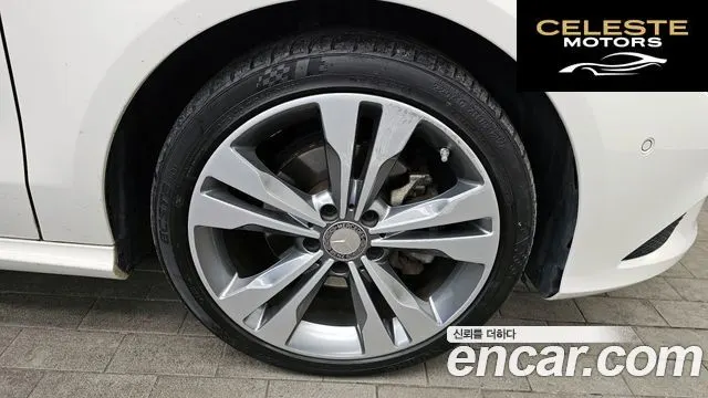 MERCEDES BENZ CLA-Classe C117 CLA200 CDI 2015 — photo 5 sur 20