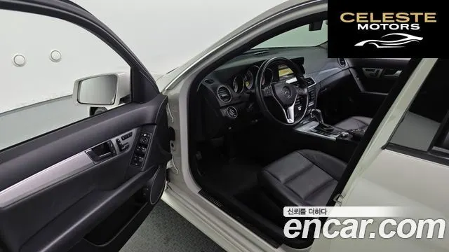 MERCEDES BENZ C-Classe W204 C200 CGI Avantgarde 2012 — photo 11 sur 20