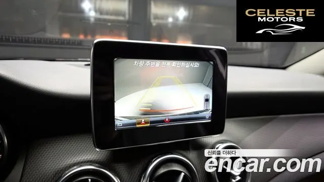 MERCEDES BENZ GLA-Classe X156 GLA220 2019 — photo 15 sur 20