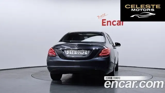 MERCEDES BENZ C-Classe W205 C200 2016 — photo 4 sur 20