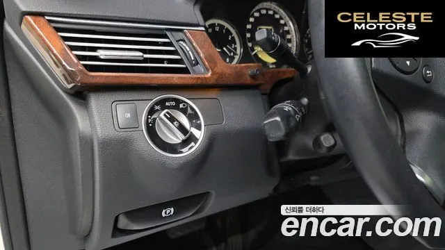 MERCEDES BENZ E-Classe W212 E300 2012 — photo 13 sur 20