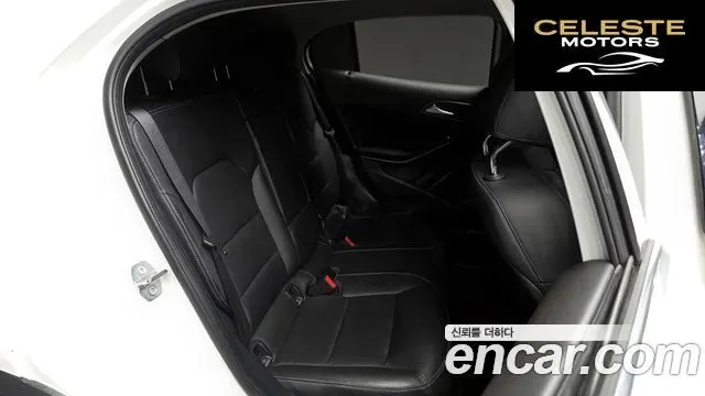 MERCEDES BENZ GLA-Classe X156 GLA220 2019 — photo 12 sur 20