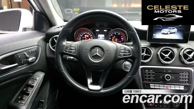MERCEDES BENZ GLA-Classe X156 GLA220 2019 — photo 13 sur 20