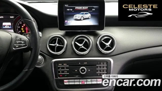 MERCEDES BENZ GLA-Classe X156 GLA220 2019 — photo 14 sur 20