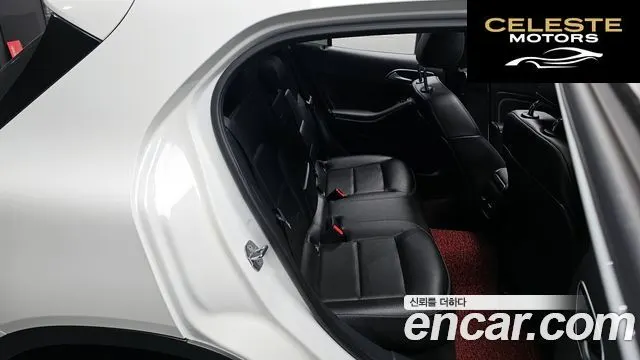 MERCEDES BENZ GLA-Classe X156 GLA220 2019 — photo 11 sur 20