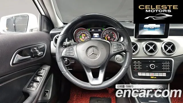MERCEDES BENZ GLA-Classe X156 GLA220 2019 — photo 13 sur 20