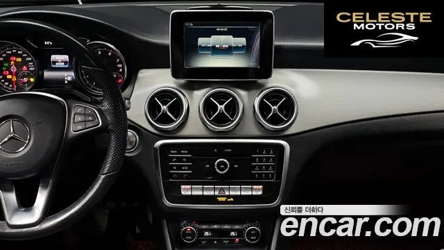 MERCEDES BENZ GLA-Classe X156 GLA220 2019 — photo 14 sur 20