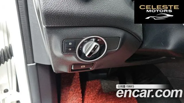 MERCEDES BENZ GLA-Classe X156 GLA220 2019 — photo 18 sur 20