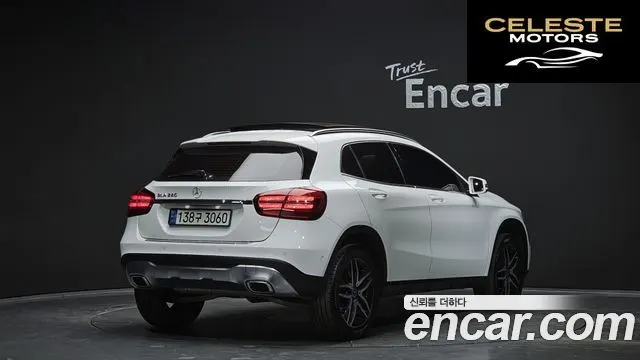 MERCEDES BENZ GLA-Classe X156 GLA220 2019 — photo 2 sur 20
