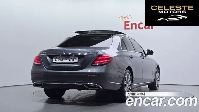 MERCEDES BENZ E-Classe W213 E400 4MATIC Exclusive 2017 — photo 2 sur 20