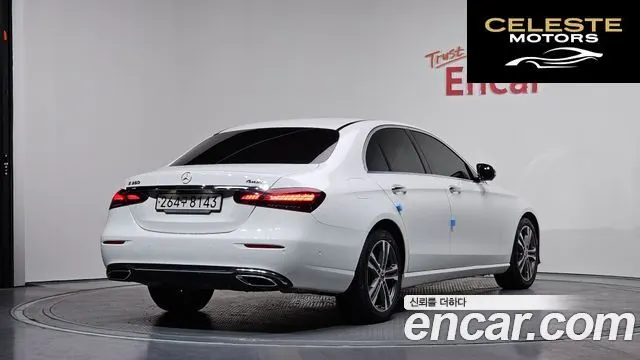 MERCEDES BENZ E-Classe W213 E350 4MATIC Avantgarde 2021 — photo 2 sur 20