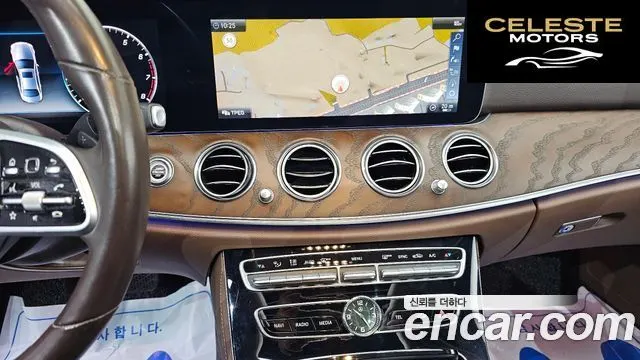 MERCEDES BENZ E-Classe W213 E300 4MATIC Exclusive 2019 — photo 15 sur 20