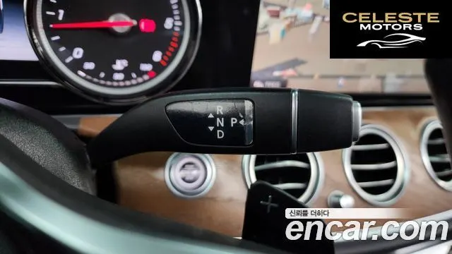 MERCEDES BENZ E-Classe W213 E220d 4MATIC Exclusive 2019 — photo 9 sur 26