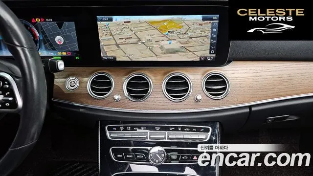 MERCEDES BENZ E-Classe W213 E300e Exclusive 2019 — photo 15 sur 26