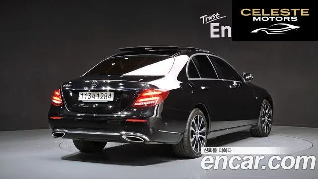 MERCEDES BENZ E-Classe W213 E300e Exclusive 2019 — photo 2 sur 26