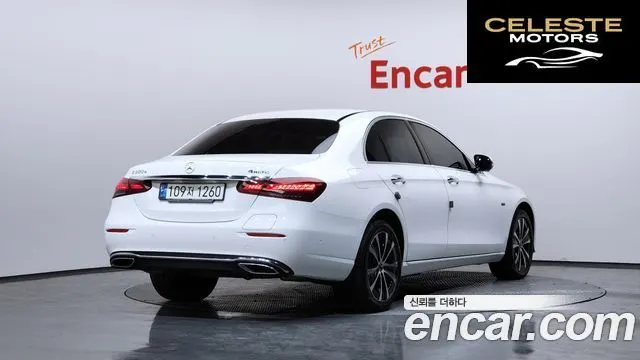 MERCEDES BENZ E-Classe W213 E300e 4MATIC Exclusive 2021 — photo 2 sur 20