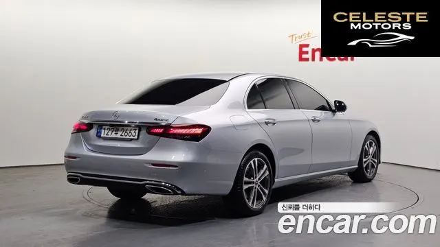 MERCEDES BENZ E-Classe W213 E350 4MATIC Avantgarde 2021 — photo 2 sur 20