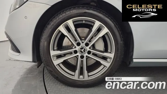 MERCEDES BENZ E-Classe W213 E350 4MATIC Avantgarde 2021 — photo 5 sur 20