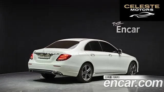 MERCEDES BENZ E-Classe W213 E300 Avantgarde 2019 — photo 2 sur 20