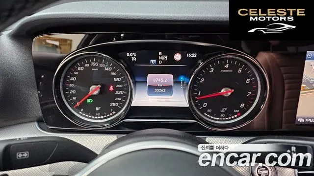 MERCEDES BENZ E-Classe W213 E300 Avantgarde 2019 — photo 8 sur 20