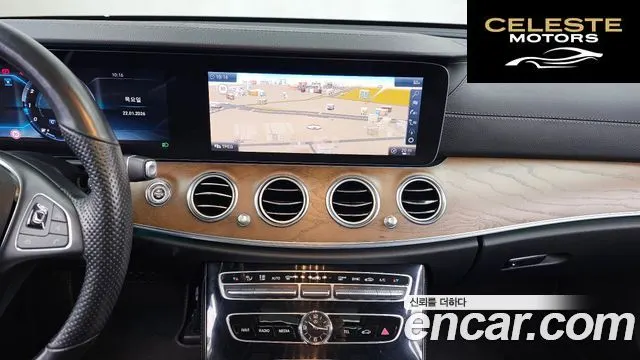 MERCEDES BENZ E-Classe W213 E300 Exclusive 2018 — photo 14 sur 20
