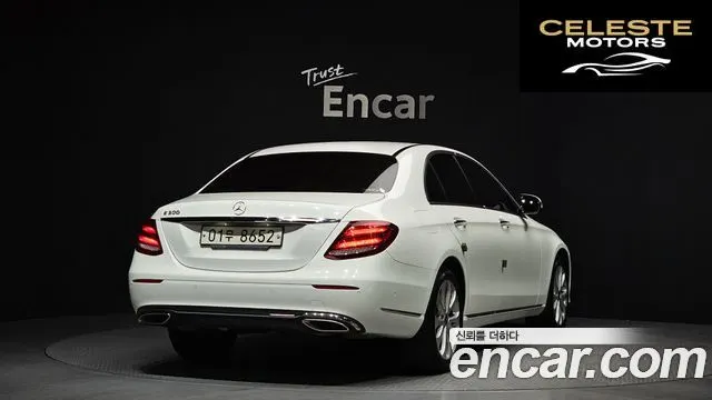 MERCEDES BENZ E-Classe W213 E300 Exclusive 2018 — photo 2 sur 20