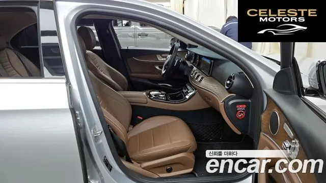 MERCEDES BENZ E-Classe W213 E300 4MATIC Exclusive 2018 — photo 11 sur 20