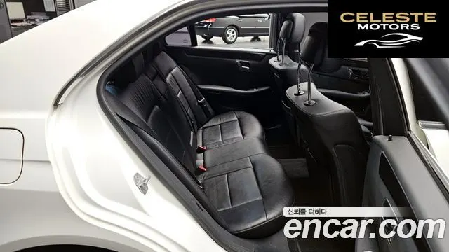 MERCEDES BENZ E-Classe W212 E200 CGI Avantgarde 2011 — photo 11 sur 25