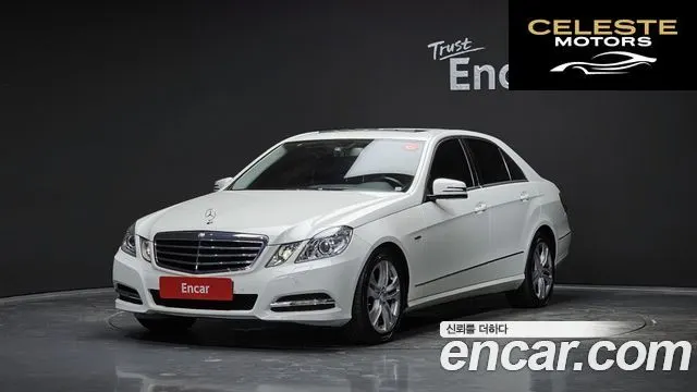 MERCEDES BENZ E-Classe W212 E200 CGI Avantgarde 2011 — photo 20 sur 25