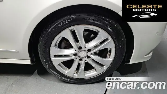 MERCEDES BENZ E-Classe W212 E200 CGI Avantgarde 2011 — photo 5 sur 25