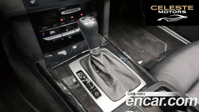 MERCEDES BENZ E-Classe W212 E200 CGI Avantgarde 2011 — photo 9 sur 25