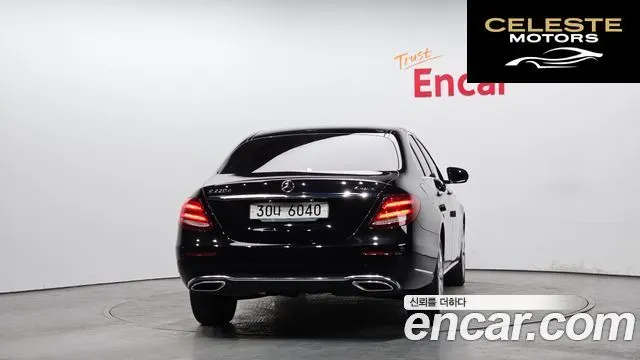 MERCEDES BENZ E-Classe W213 E220d 4MATIC Exclusive 2019 — photo 4 sur 20