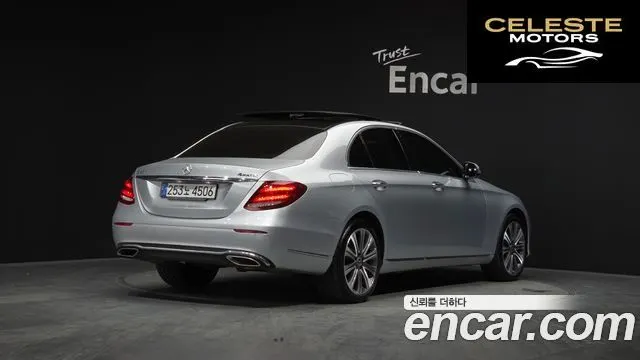 MERCEDES BENZ E-Classe W213 E400 4MATIC Exclusive 2017 — photo 2 sur 20