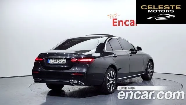 MERCEDES BENZ E-Classe W213 E300e 4MATIC Exclusive 2021 — photo 2 sur 20