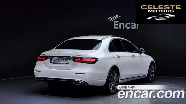 MERCEDES BENZ E-Classe W213 E350 4MATIC Exclusive 2023 — photo 2 sur 26