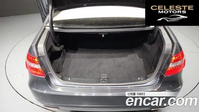MERCEDES BENZ E-Classe W212 E220 CDI Avantgarde 2013 — photo 20 sur 20