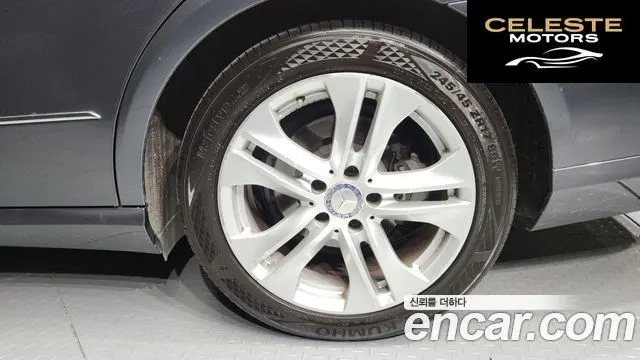 MERCEDES BENZ E-Classe W212 E220 CDI Avantgarde 2013 — photo 5 sur 20