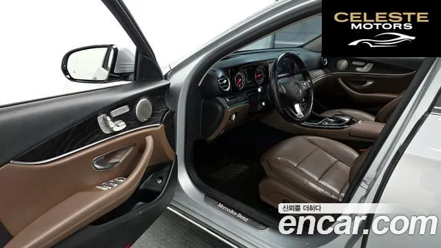MERCEDES BENZ E-Classe W213 E220d Avantgarde 2017 — photo 10 sur 20