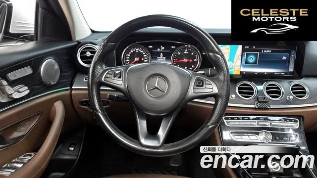 MERCEDES BENZ E-Classe W213 E220d Avantgarde 2017 — photo 13 sur 20