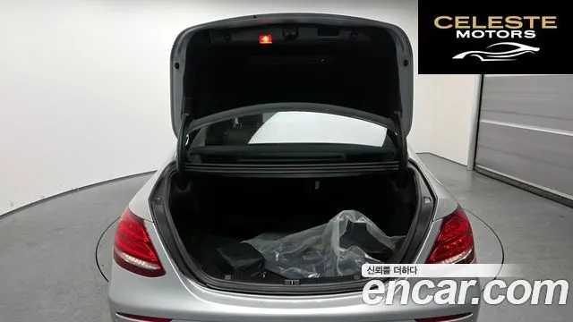 MERCEDES BENZ E-Classe W213 E220d Avantgarde 2017 — photo 20 sur 20