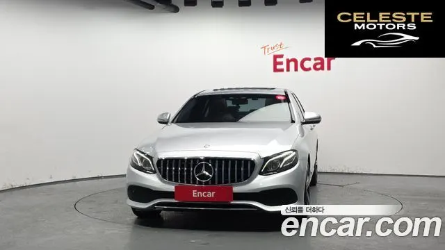 MERCEDES BENZ E-Classe W213 E220d Avantgarde 2017 — photo 3 sur 20