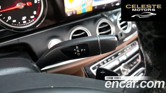 MERCEDES BENZ E-Classe W213 E220d Avantgarde 2017 — photo 9 sur 20