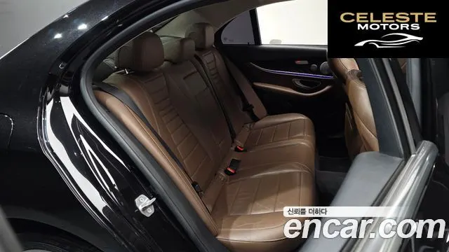 MERCEDES BENZ E-Classe W213 E300 4MATIC Avantgarde 2018 — photo 11 sur 20