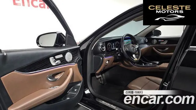 MERCEDES BENZ E-Classe W213 E300 4MATIC Avantgarde 2018 — photo 12 sur 20