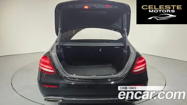 MERCEDES BENZ E-Classe W213 E300 4MATIC Avantgarde 2018 — photo 20 sur 20