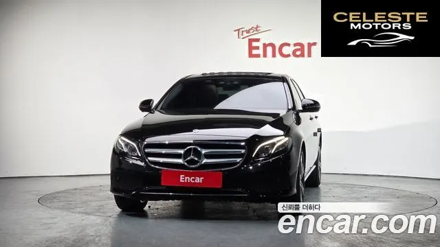 MERCEDES BENZ E-Classe W213 E300 4MATIC Avantgarde 2018 — photo 3 sur 20