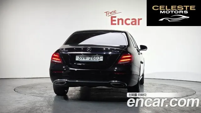 MERCEDES BENZ E-Classe W213 E300 4MATIC Avantgarde 2018 — photo 4 sur 20