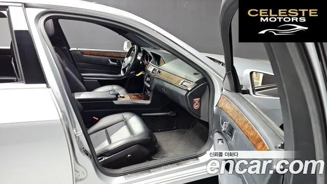 MERCEDES BENZ E-Classe W212 E200 2014 — photo 11 sur 20