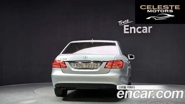 MERCEDES BENZ E-Classe W212 E200 2014 — photo 4 sur 20