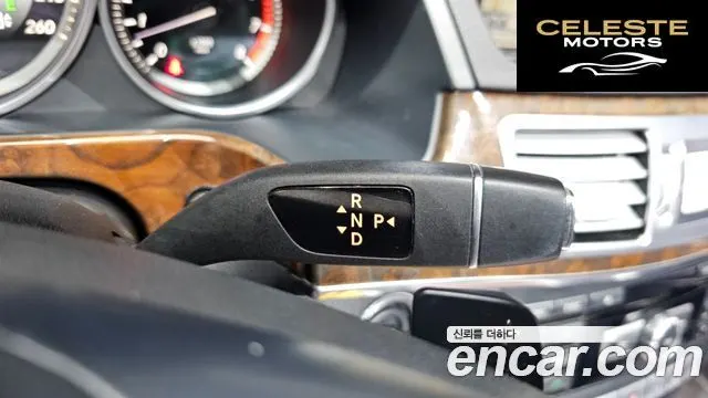 MERCEDES BENZ E-Classe W212 E200 2014 — photo 9 sur 20